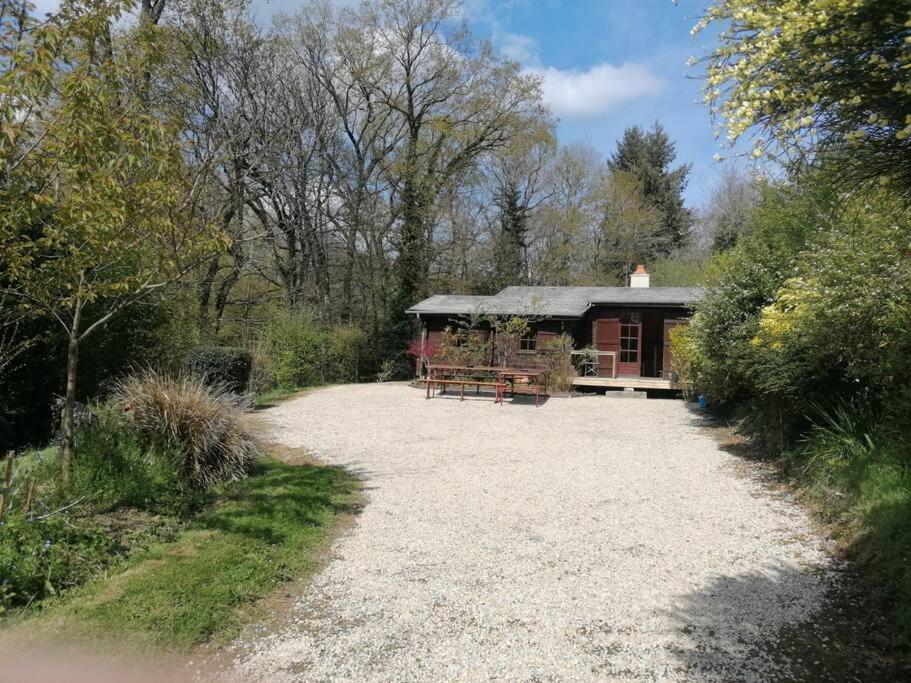 Chalet En Pleine Nature Au Bord D'Un Etang Lanvallay Eksteriør bilde