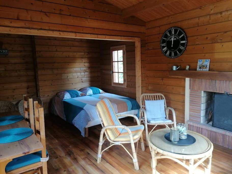 Chalet En Pleine Nature Au Bord D'Un Etang Lanvallay Eksteriør bilde